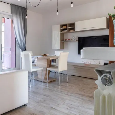 Appartement Helle Mit Blick Auf Den Lago Maggiore Und Die Berge